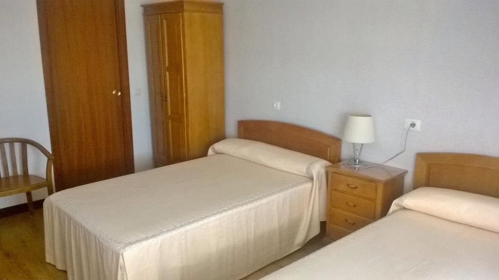 Hostal El Cairo Феррол Экстерьер фото